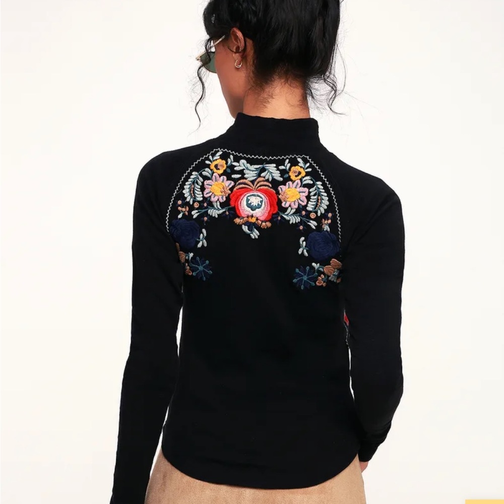 Free People black disco rose embroidered top new without tag small x small - Picture 2 of 4
